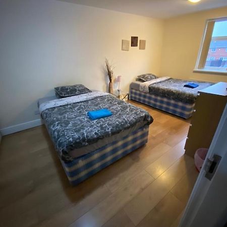 Big Room Rusholme With Tv And Private Bathroom-Parking&Wifi 맨체스터 외부 사진