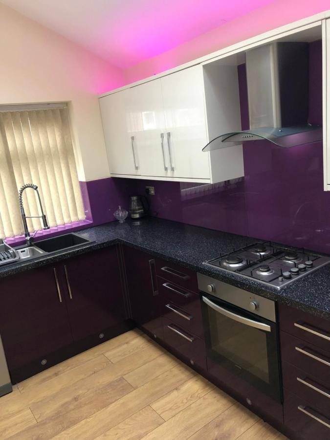 Big Room Rusholme With Tv And Private Bathroom-Parking&Wifi 맨체스터 외부 사진