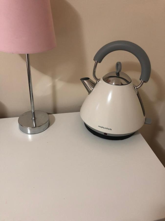 Big Room Rusholme With Tv And Private Bathroom-Parking&Wifi 맨체스터 외부 사진