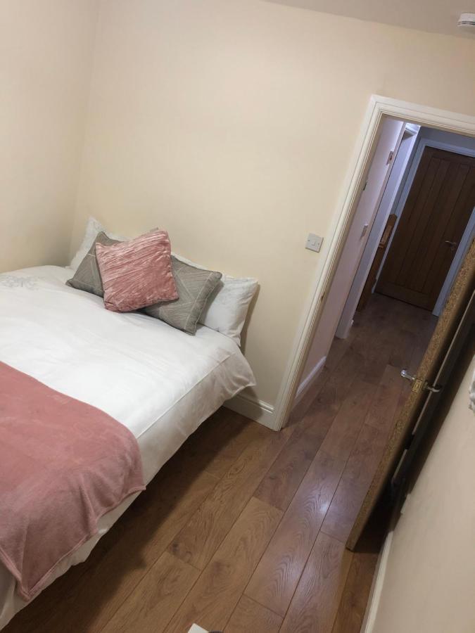 Big Room Rusholme With Tv And Private Bathroom-Parking&Wifi 맨체스터 외부 사진