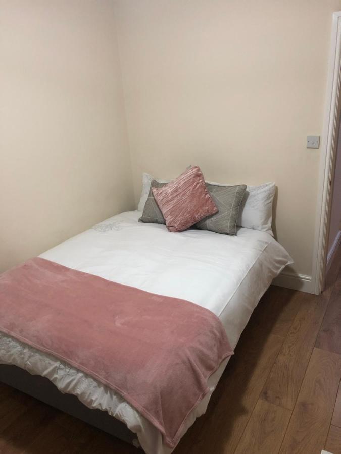 Big Room Rusholme With Tv And Private Bathroom-Parking&Wifi 맨체스터 외부 사진