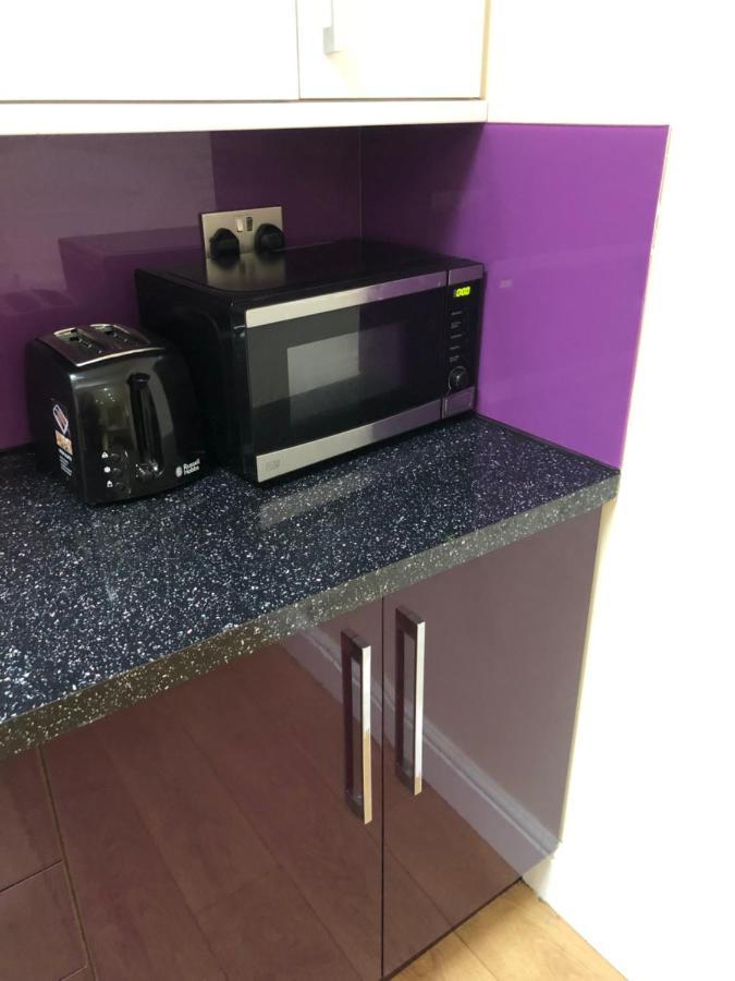 Big Room Rusholme With Tv And Private Bathroom-Parking&Wifi 맨체스터 외부 사진