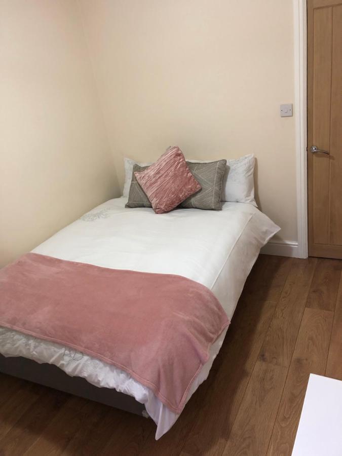 Big Room Rusholme With Tv And Private Bathroom-Parking&Wifi 맨체스터 외부 사진