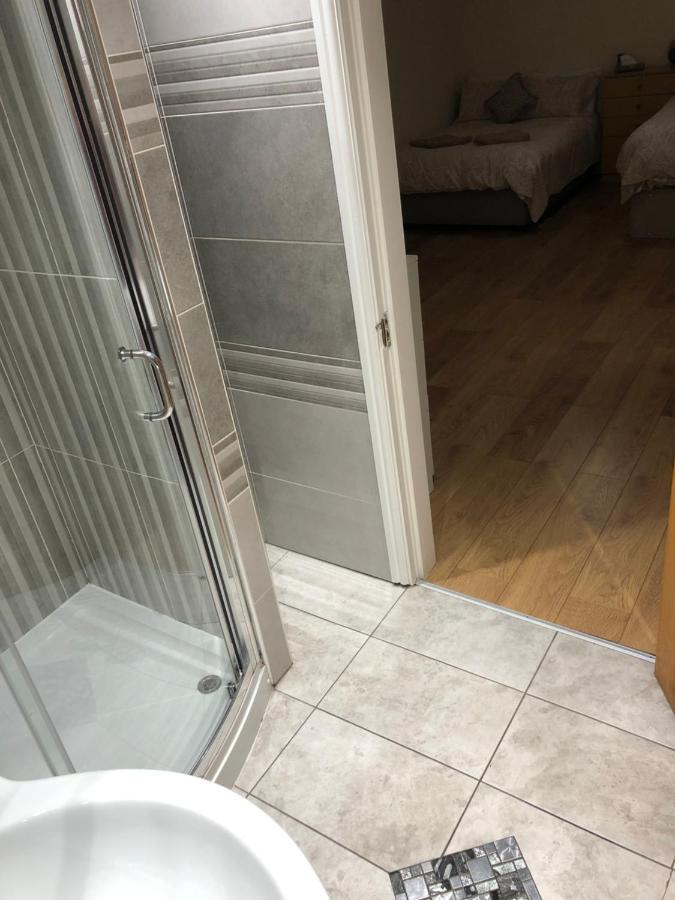 Big Room Rusholme With Tv And Private Bathroom-Parking&Wifi 맨체스터 외부 사진