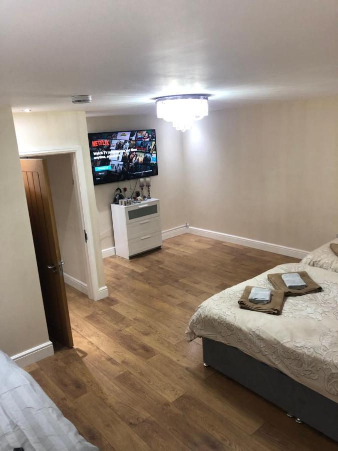 Big Room Rusholme With Tv And Private Bathroom-Parking&Wifi 맨체스터 외부 사진