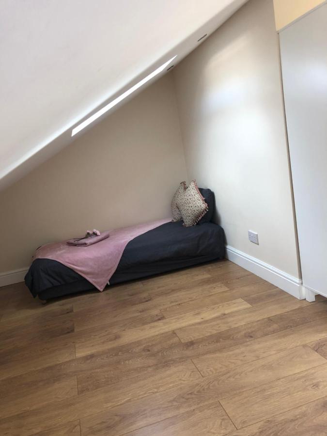 Big Room Rusholme With Tv And Private Bathroom-Parking&Wifi 맨체스터 외부 사진
