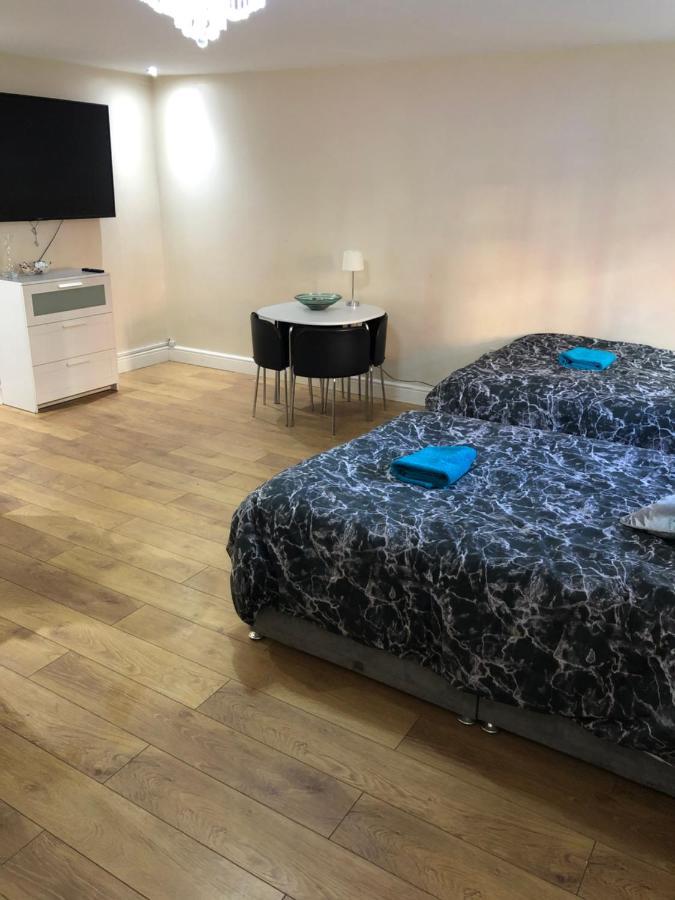 Big Room Rusholme With Tv And Private Bathroom-Parking&Wifi 맨체스터 외부 사진