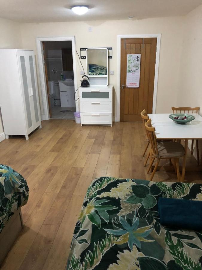 Big Room Rusholme With Tv And Private Bathroom-Parking&Wifi 맨체스터 외부 사진