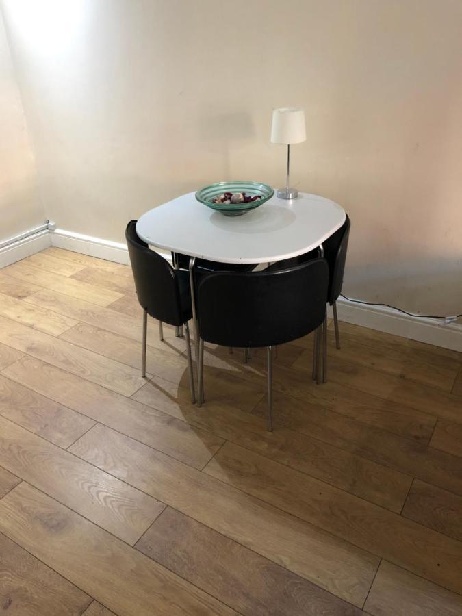 Big Room Rusholme With Tv And Private Bathroom-Parking&Wifi 맨체스터 외부 사진