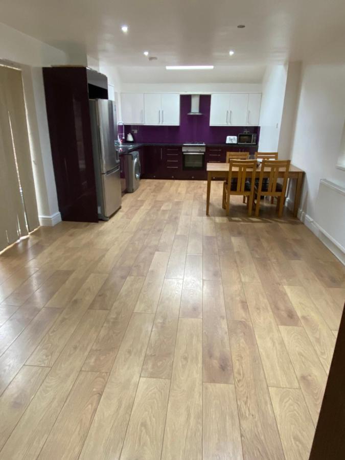 Big Room Rusholme With Tv And Private Bathroom-Parking&Wifi 맨체스터 외부 사진