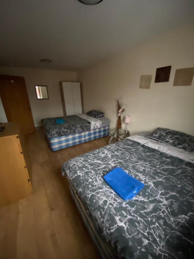 Big Room Rusholme With Tv And Private Bathroom-Parking&Wifi 맨체스터 외부 사진