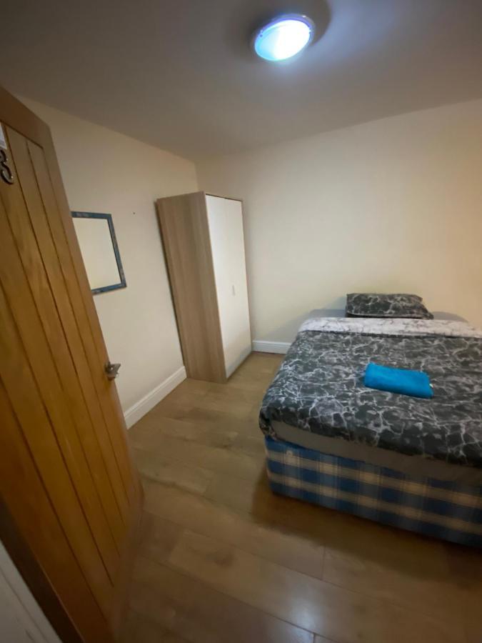 Big Room Rusholme With Tv And Private Bathroom-Parking&Wifi 맨체스터 외부 사진